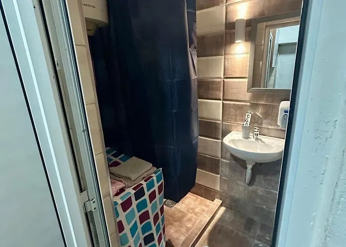 Apartment One Bedroom In *